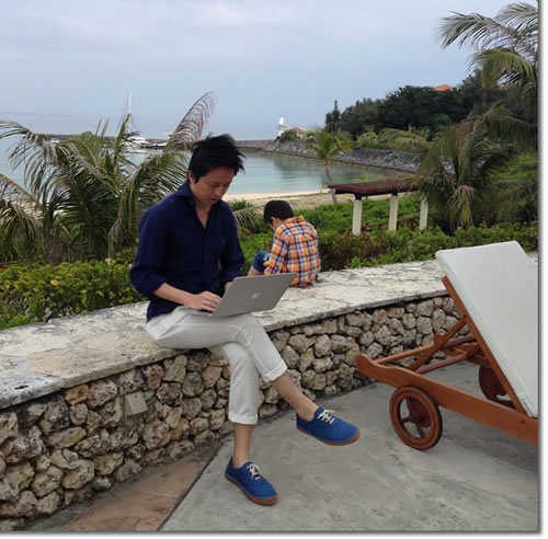 好き場所でパソコン1台でアフィリエイトをしている富田貴典